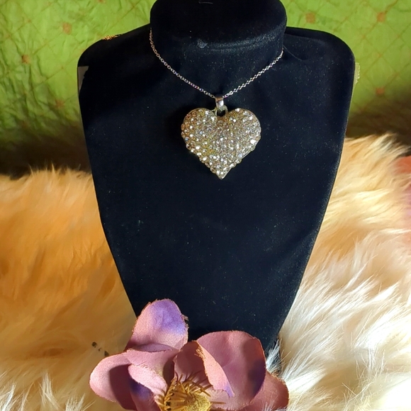 Hand Crafted Jewelry - Pretty! Silver and rhinestone chunky heart necklace